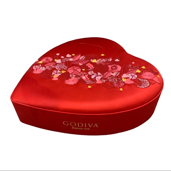 Godiva Red Satin Embroidered Heart Keepsake Box EUC - Picture 2 of 5